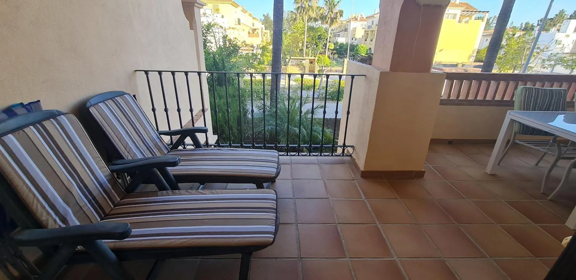Luxury Two Bedroom Apartment In Quiet Neighborhood Malaga Spain