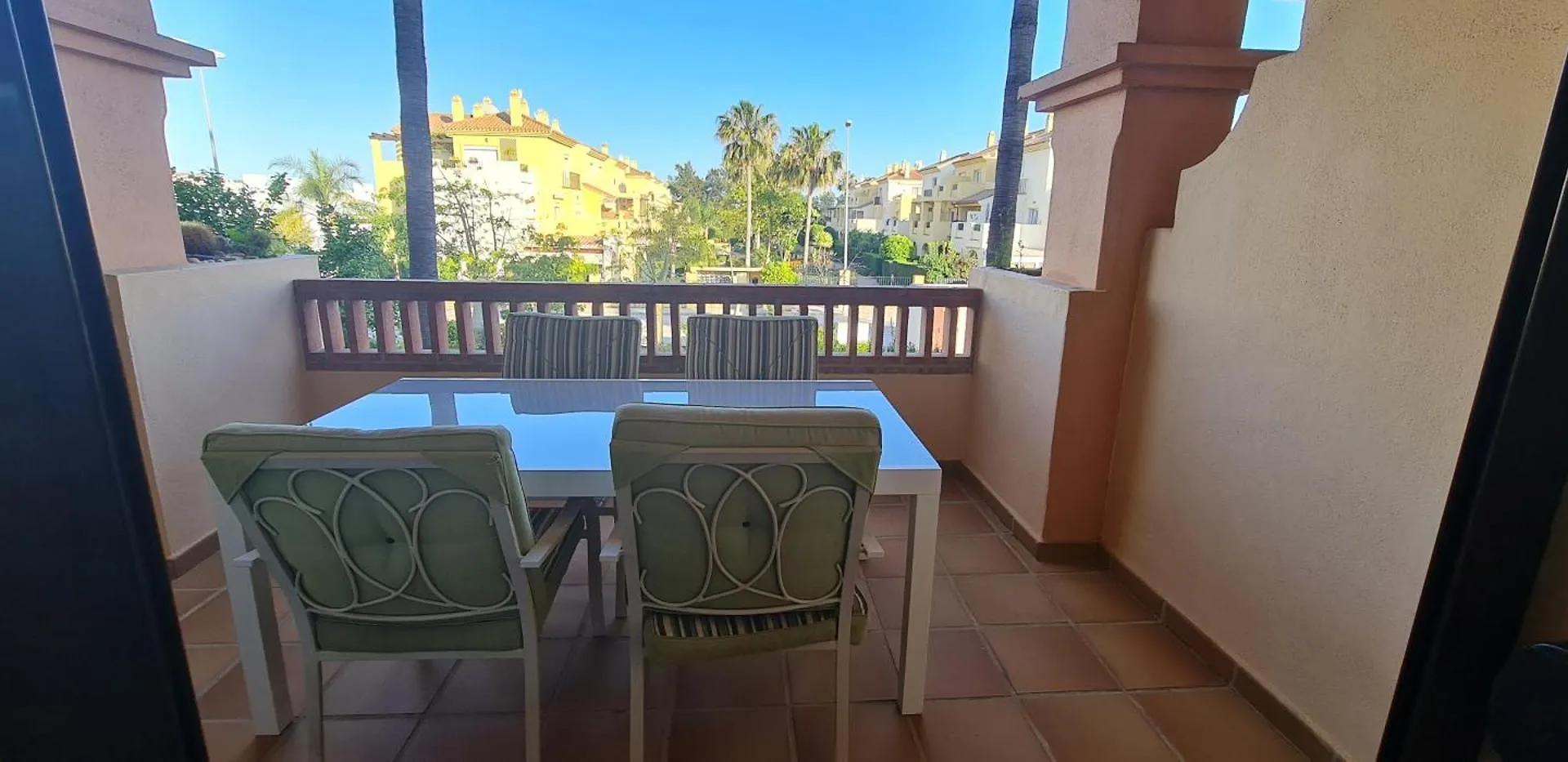 Luxury Two Bedroom Apartment In Quiet Neighborhood Malaga Spain