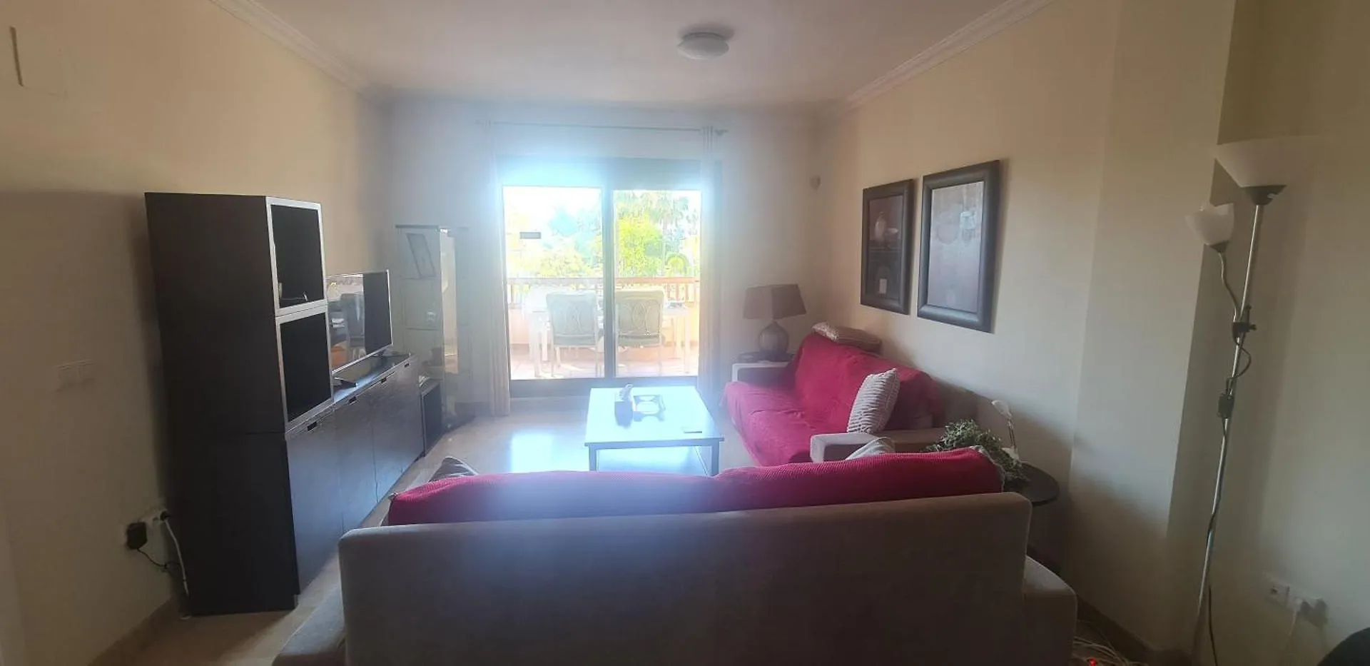 Luxury Two Bedroom Apartment In Quiet Neighborhood location